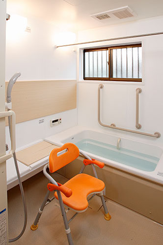 介護用にリフォームされた浴室 お風呂 ユニットバスのリフォーム事例 杉並区 リフォームo Uccino
