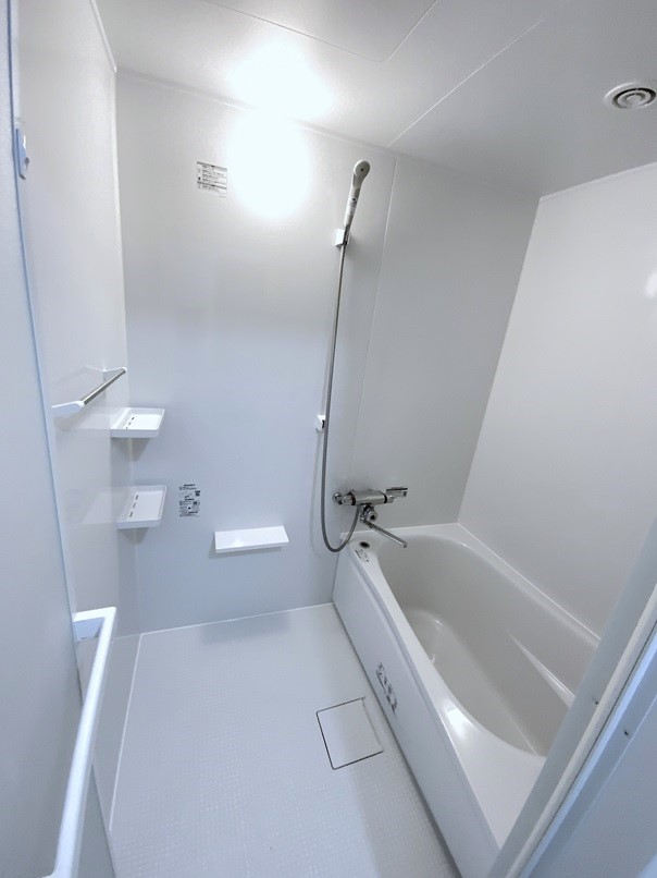 ホワイトシンプルな浴室リフォーム